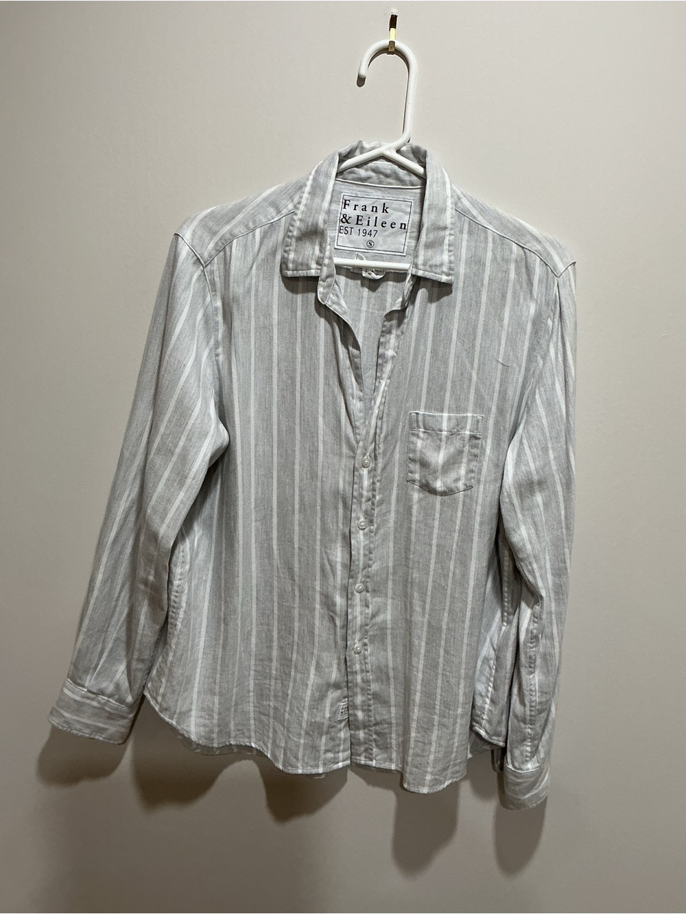 Frank & Eileen Barry Grey White Striped Italian Cotton Button Up Shirt sz small